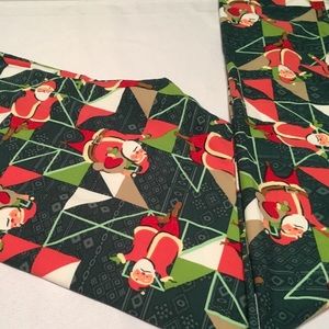 Lularoe Leggings TC Christmas Santa pattern multi